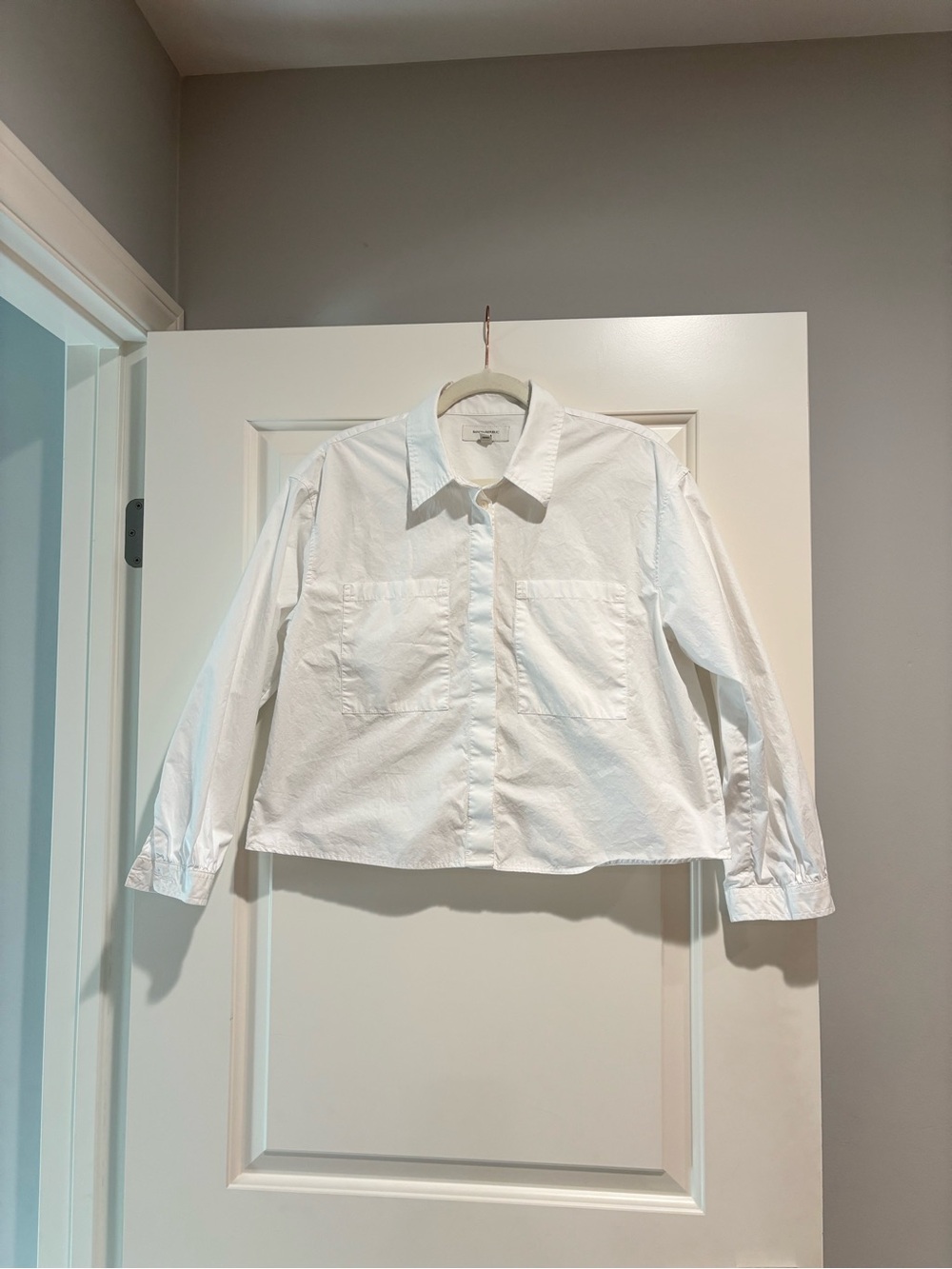 Women’s Cropped, Boxy White Button-Up Shirt